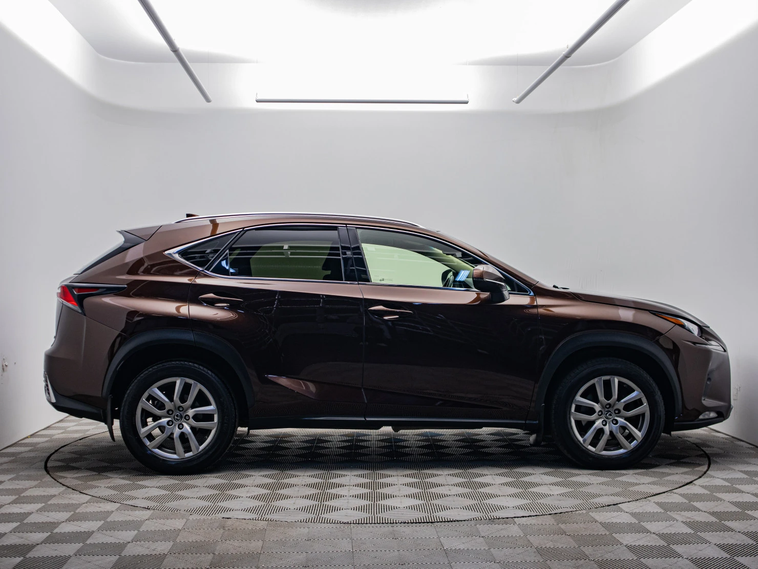 Lexus NX, 2018