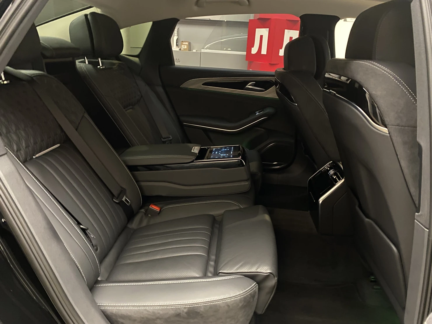 Hongqi H9, 2023