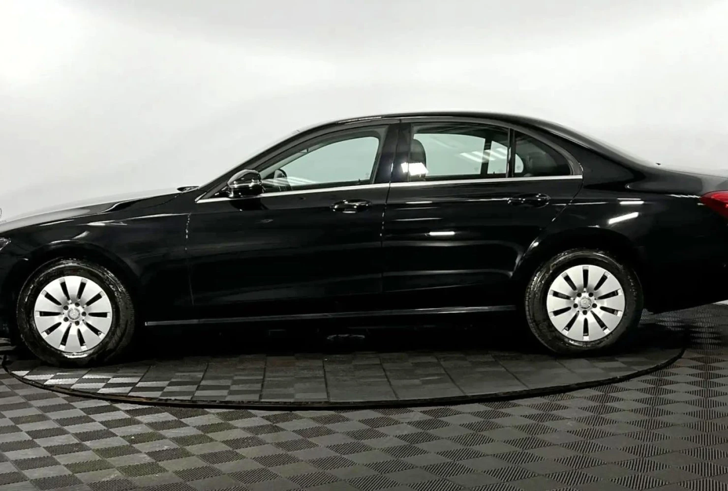 Mercedes-Benz E-Класс, 2016