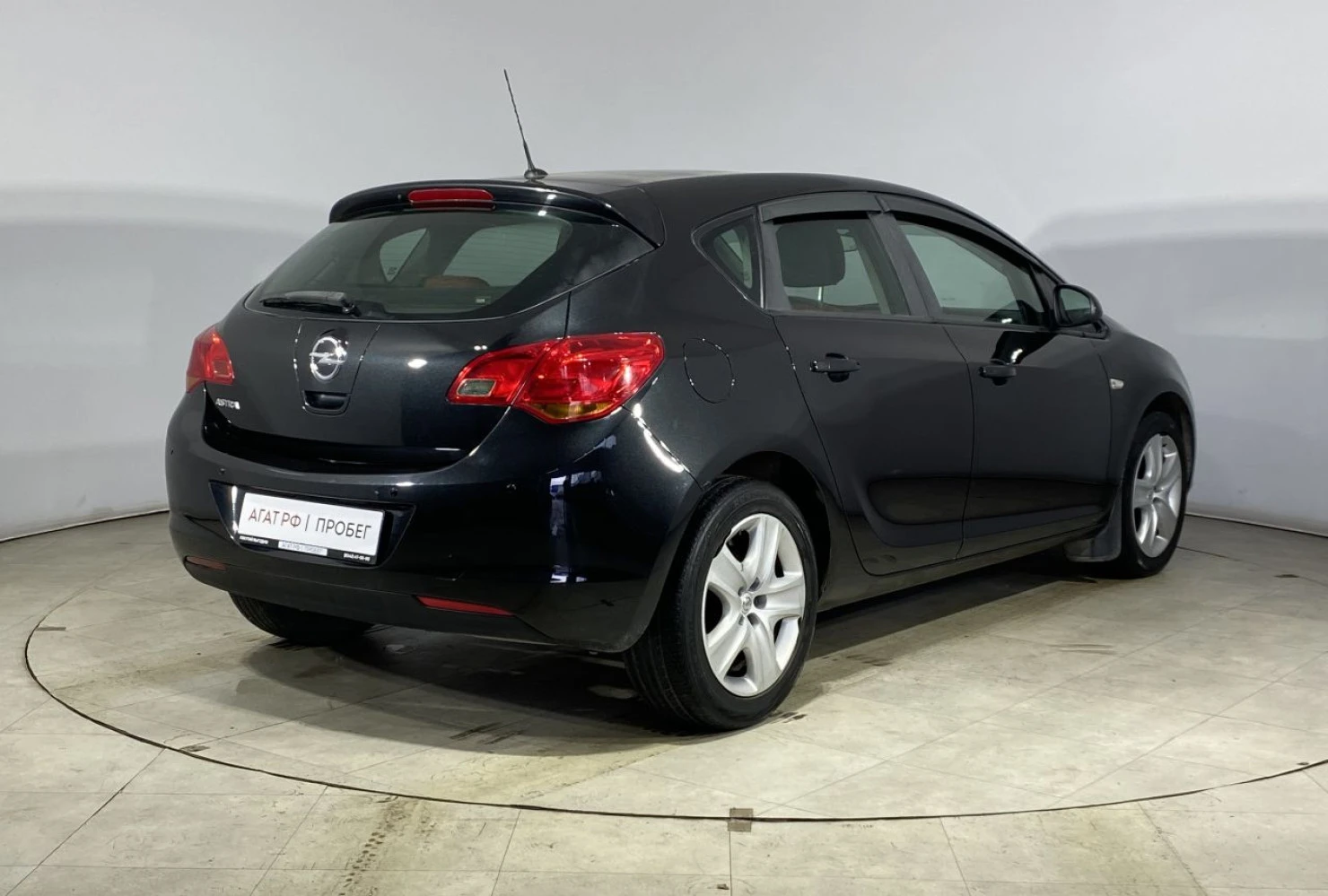 Opel Astra, 2011