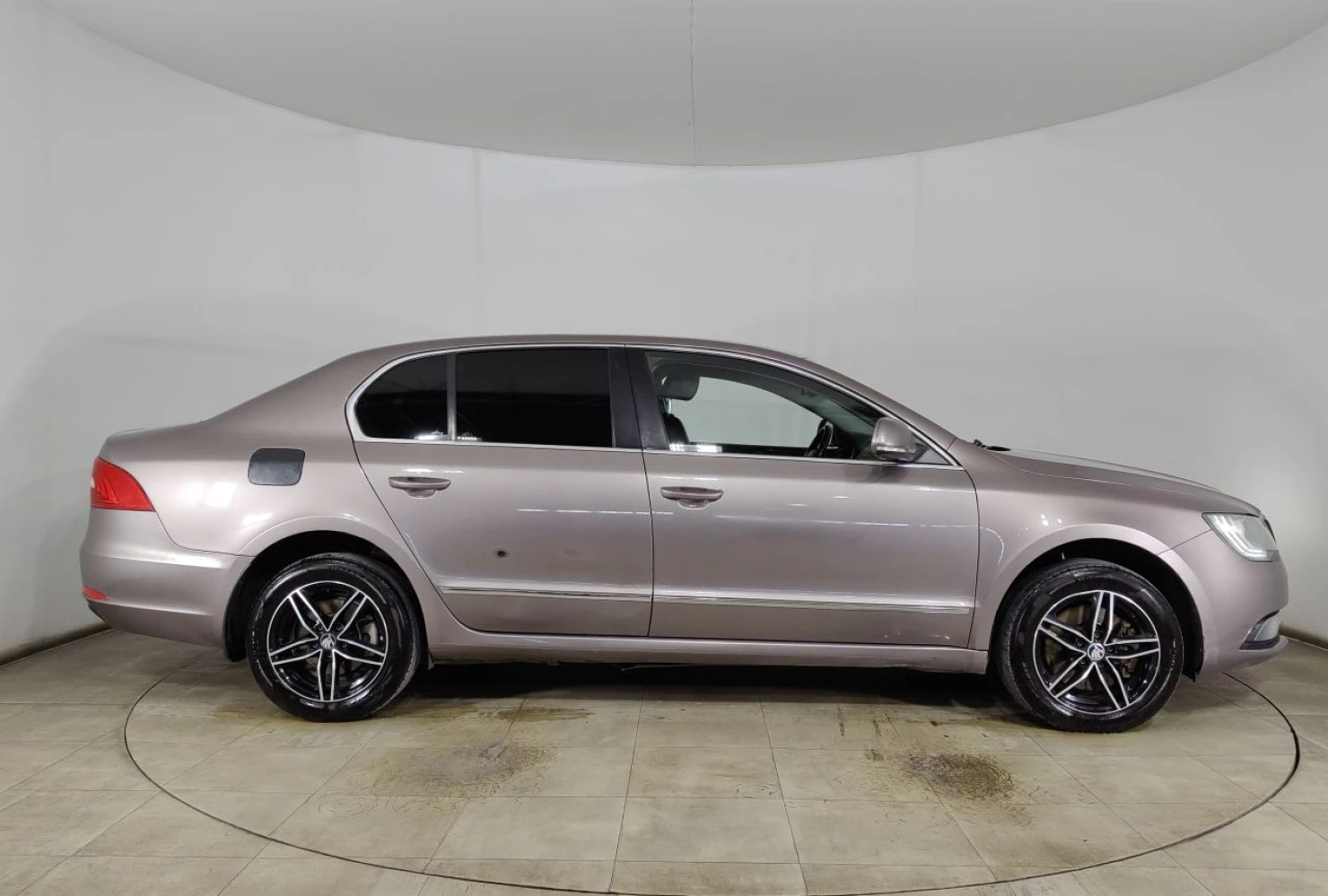 ŠKODA SUPERB, 2013