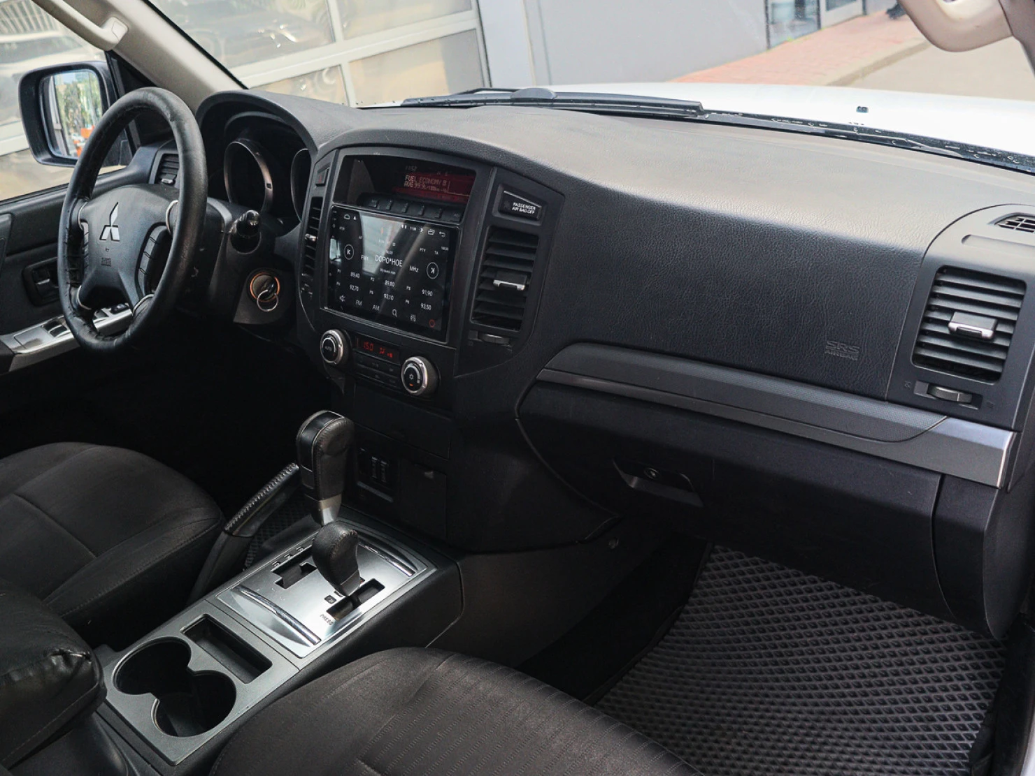 Mitsubishi PAJERO, 2011
