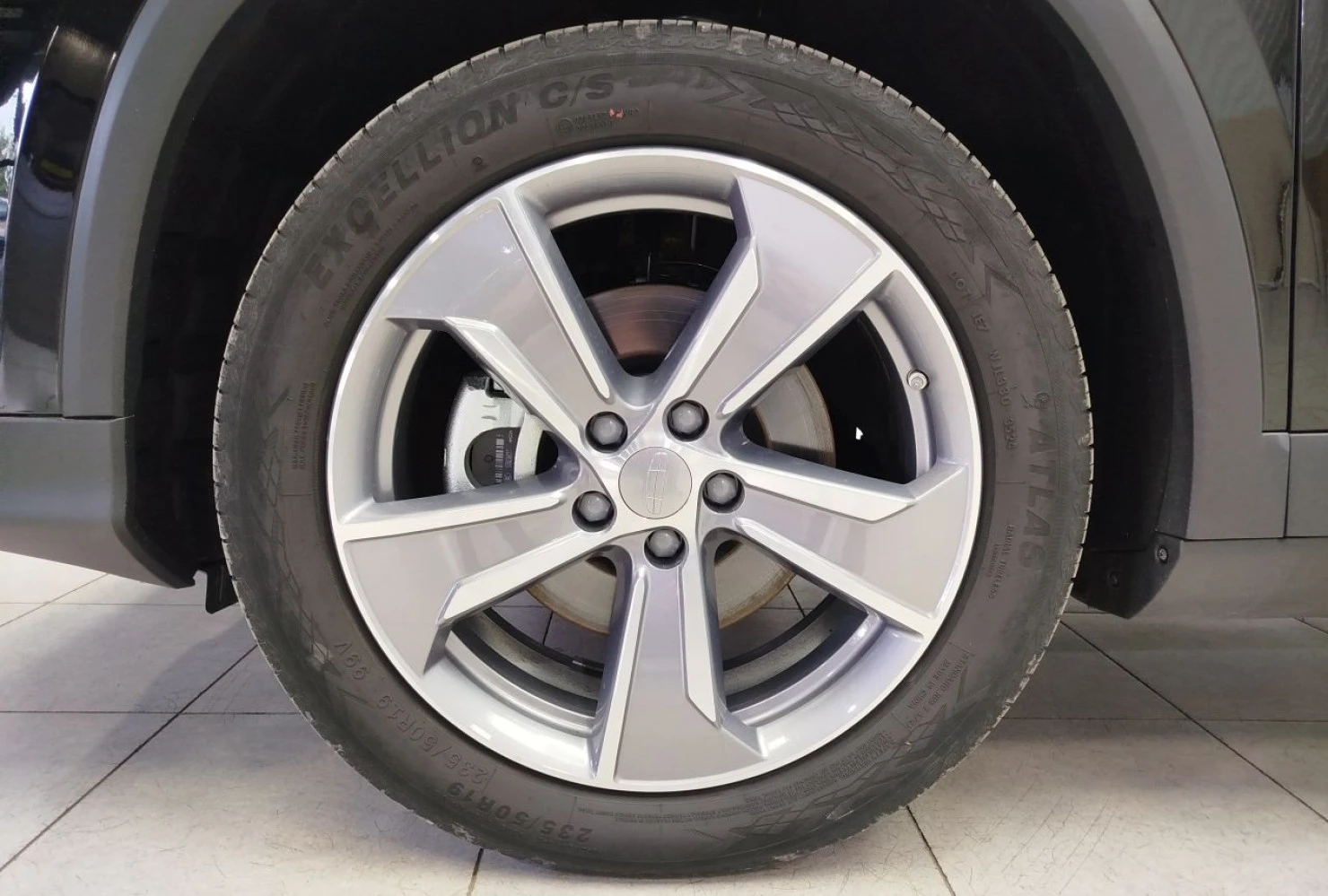 Geely Okavango, 2024