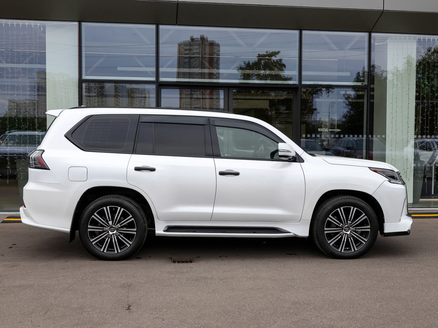 Lexus LX, 2019