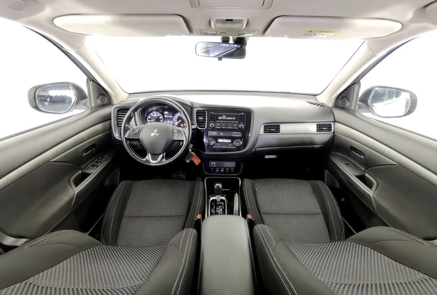 Mitsubishi OUTLANDER, 2017