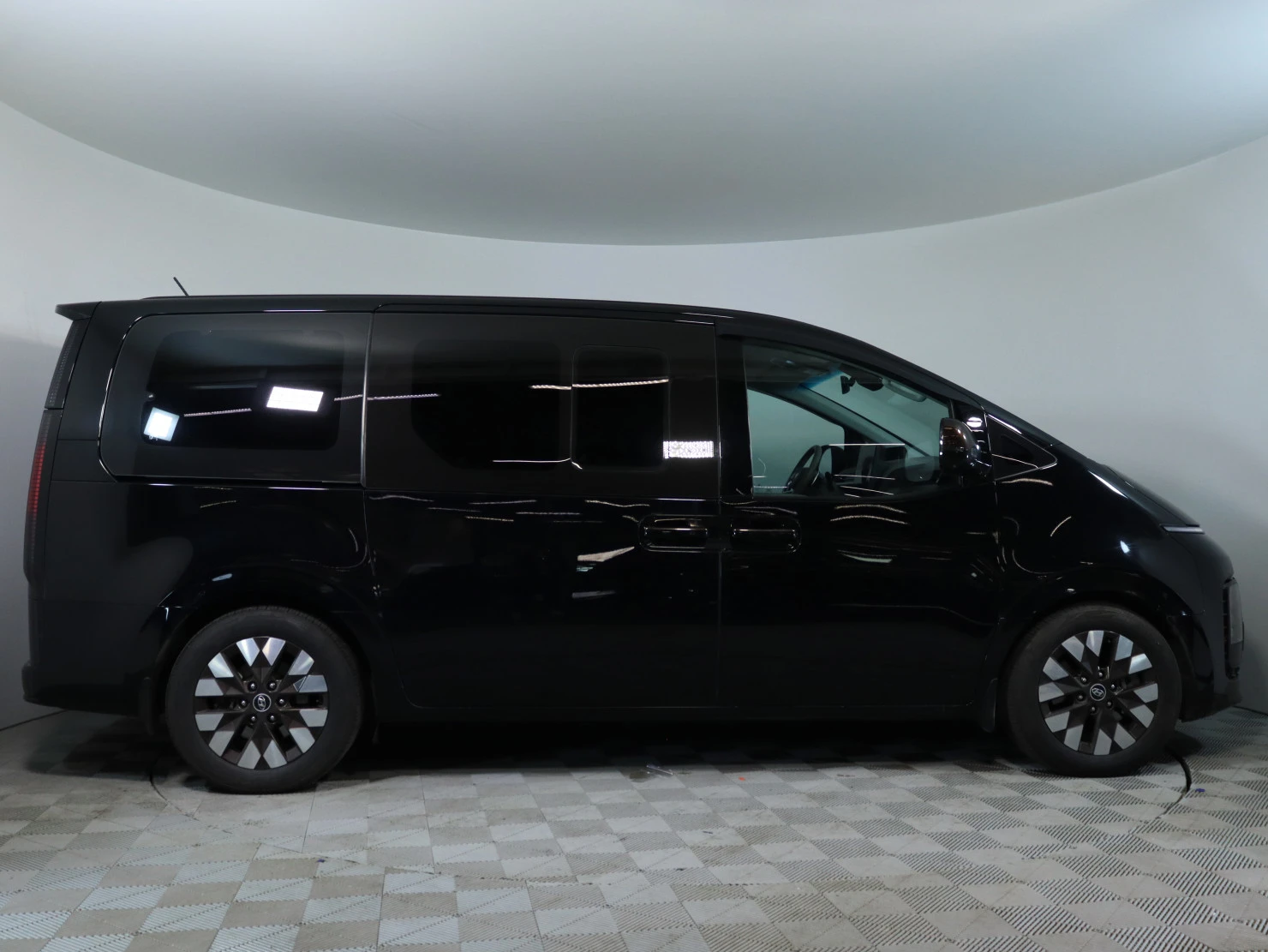 Hyundai Staria, 2021