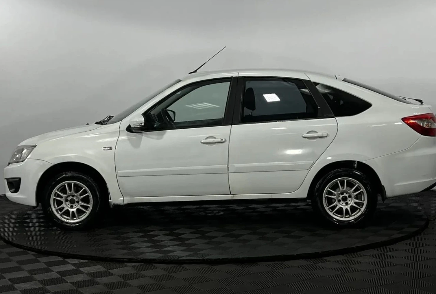 LADA (ВАЗ) Granta, 2015
