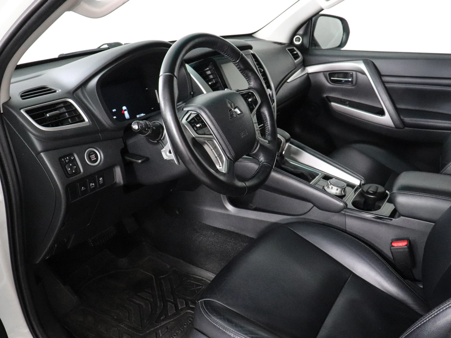 Mitsubishi Montero Sport, 2022