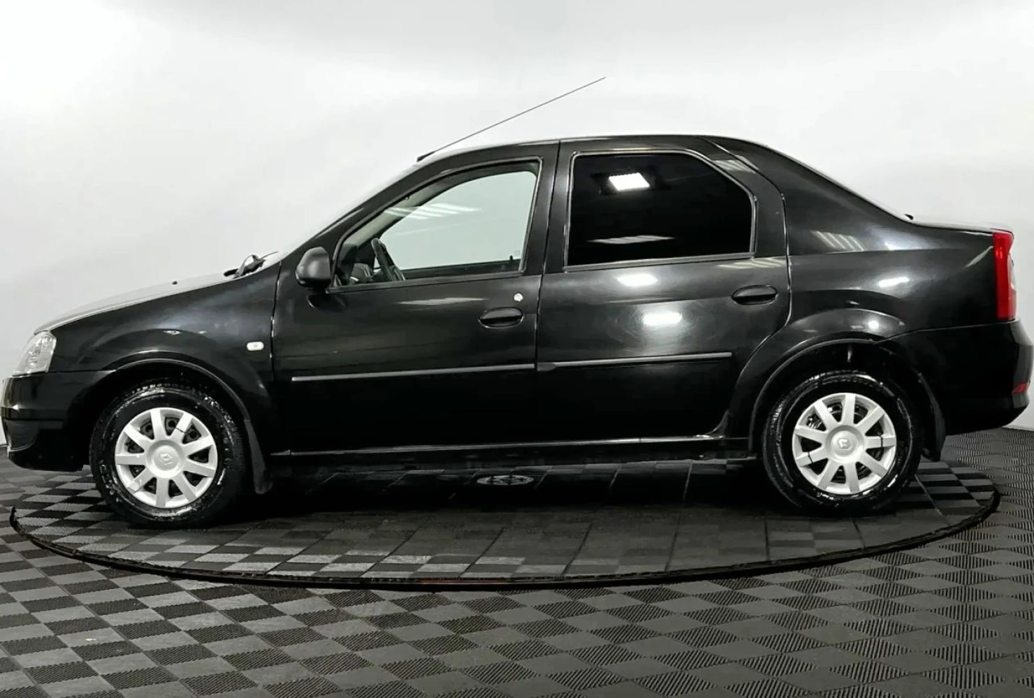 Renault Logan, 2012