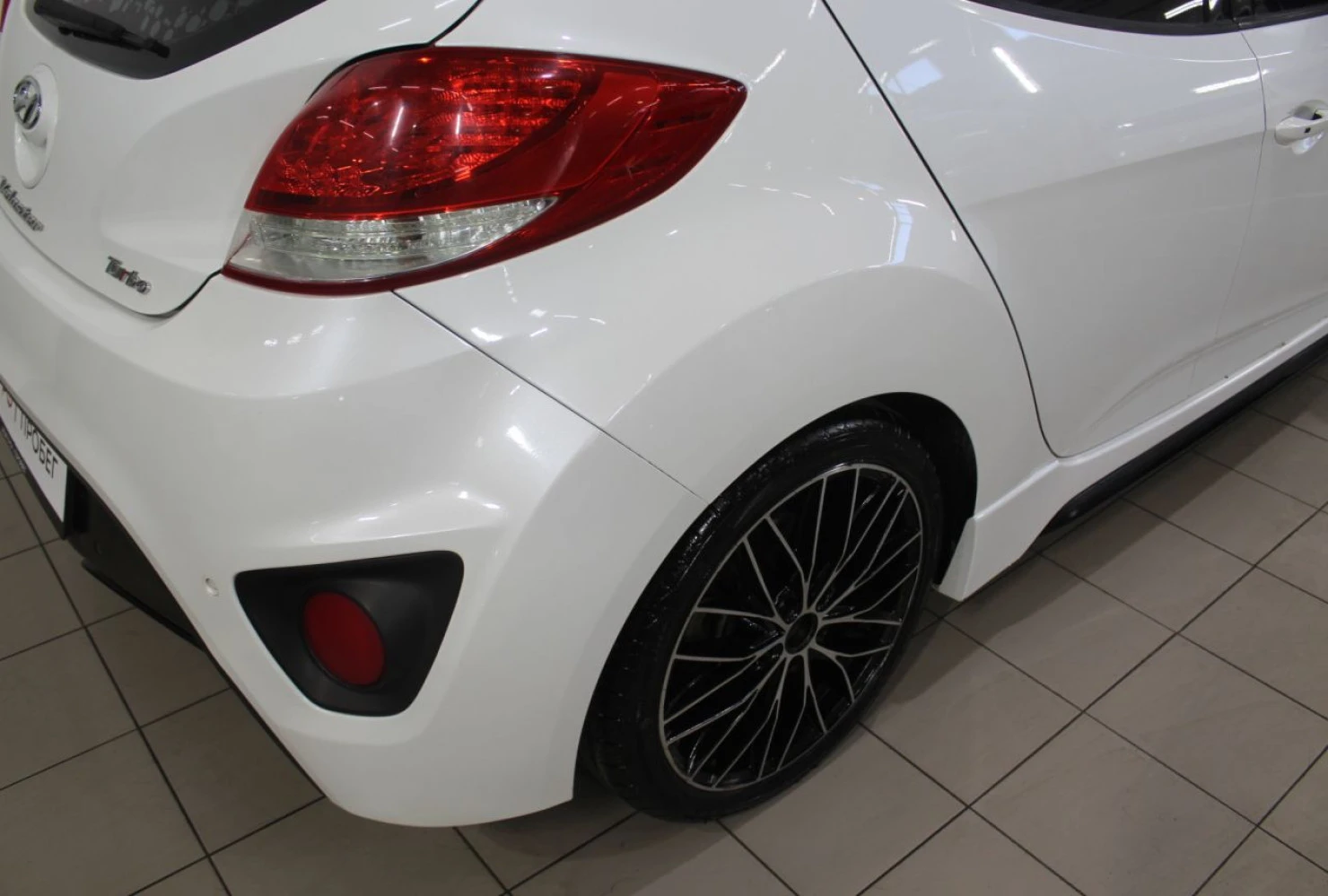 Hyundai Veloster, 2013
