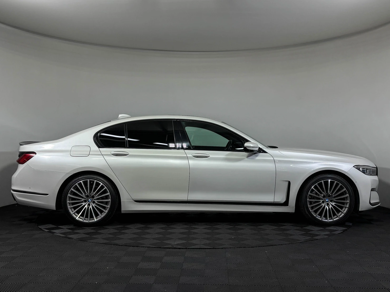 BMW 7 серии, 2021