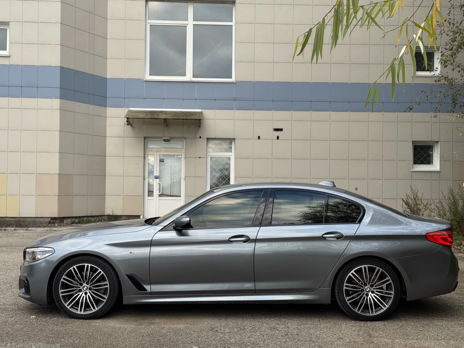 BMW 5 серии, 2017