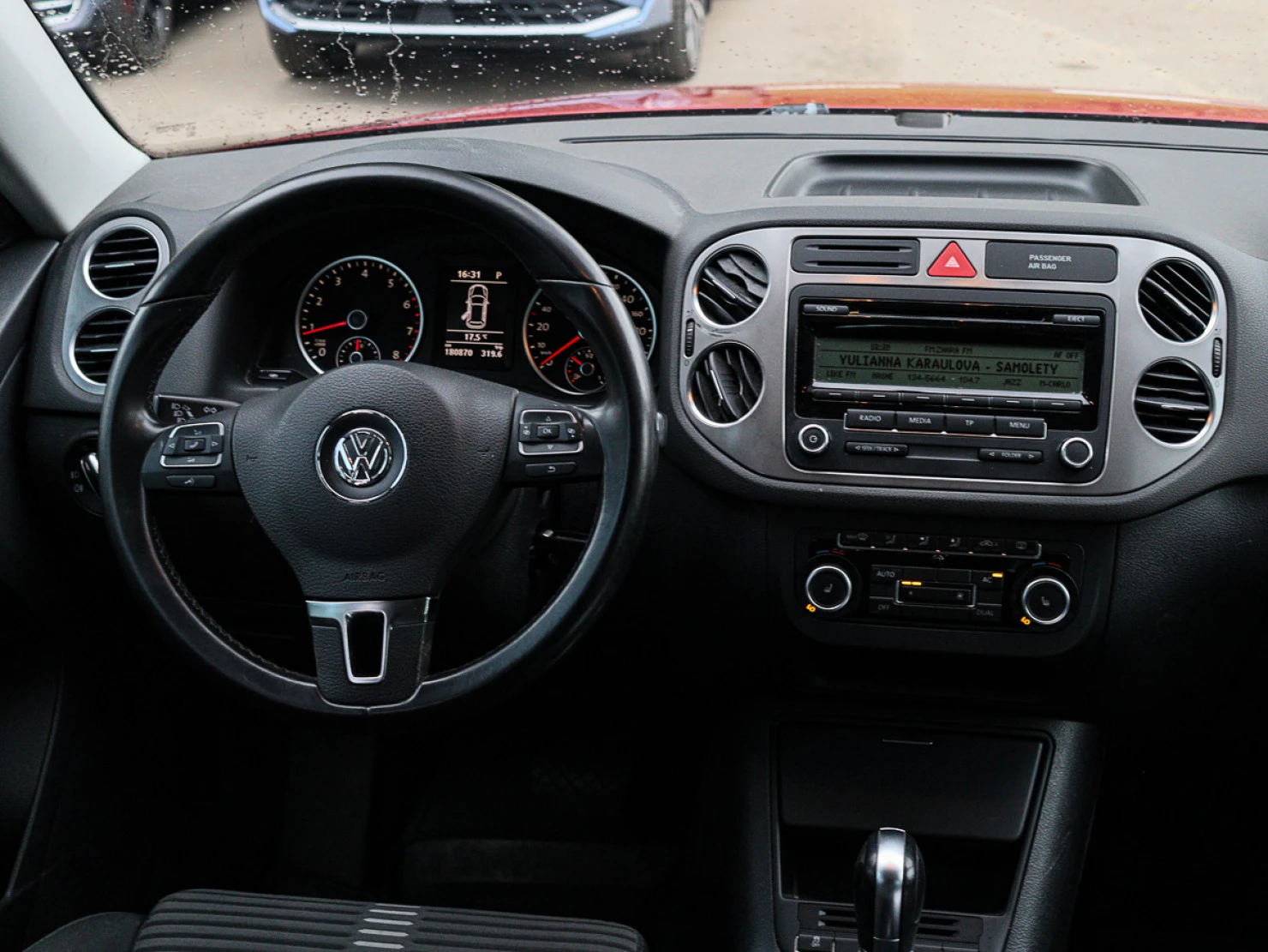 Volkswagen Tiguan, 2011
