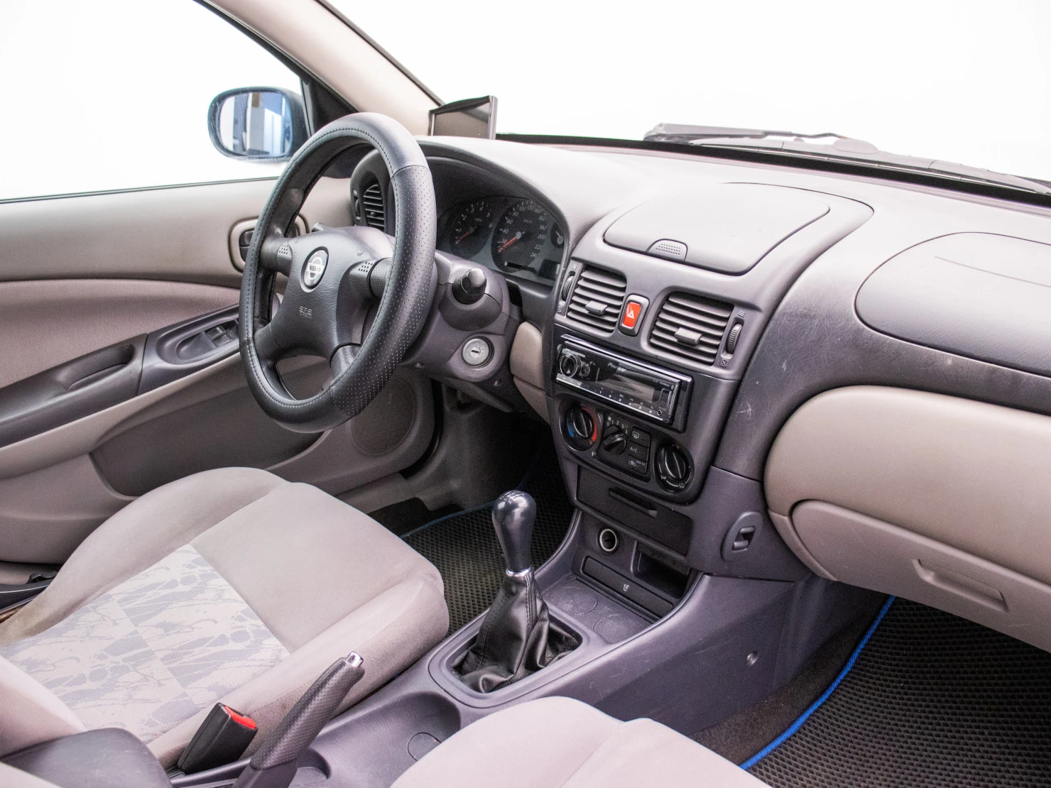 Nissan Almera, 2002