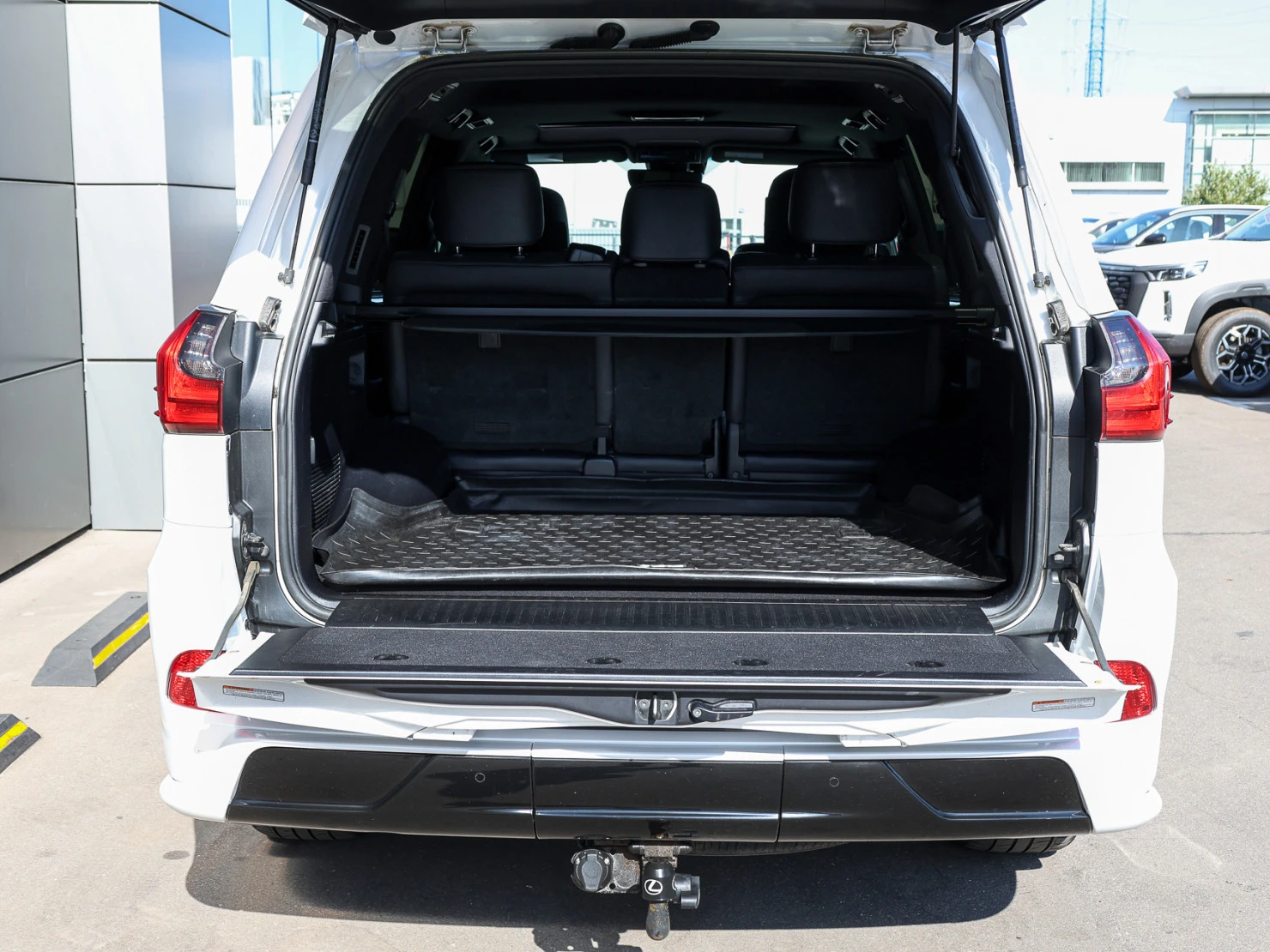 Lexus LX, 2020