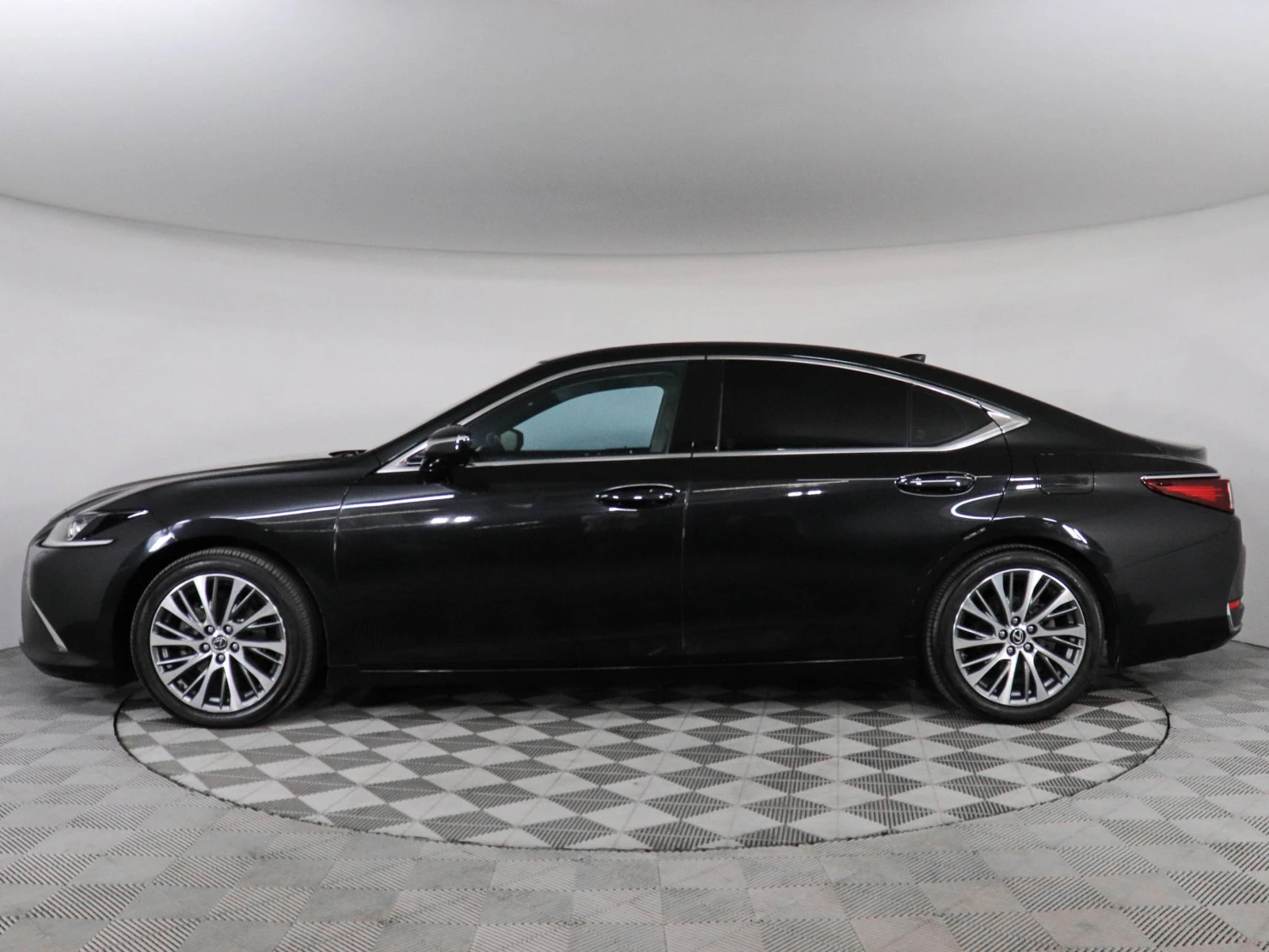 Lexus ES, 2019