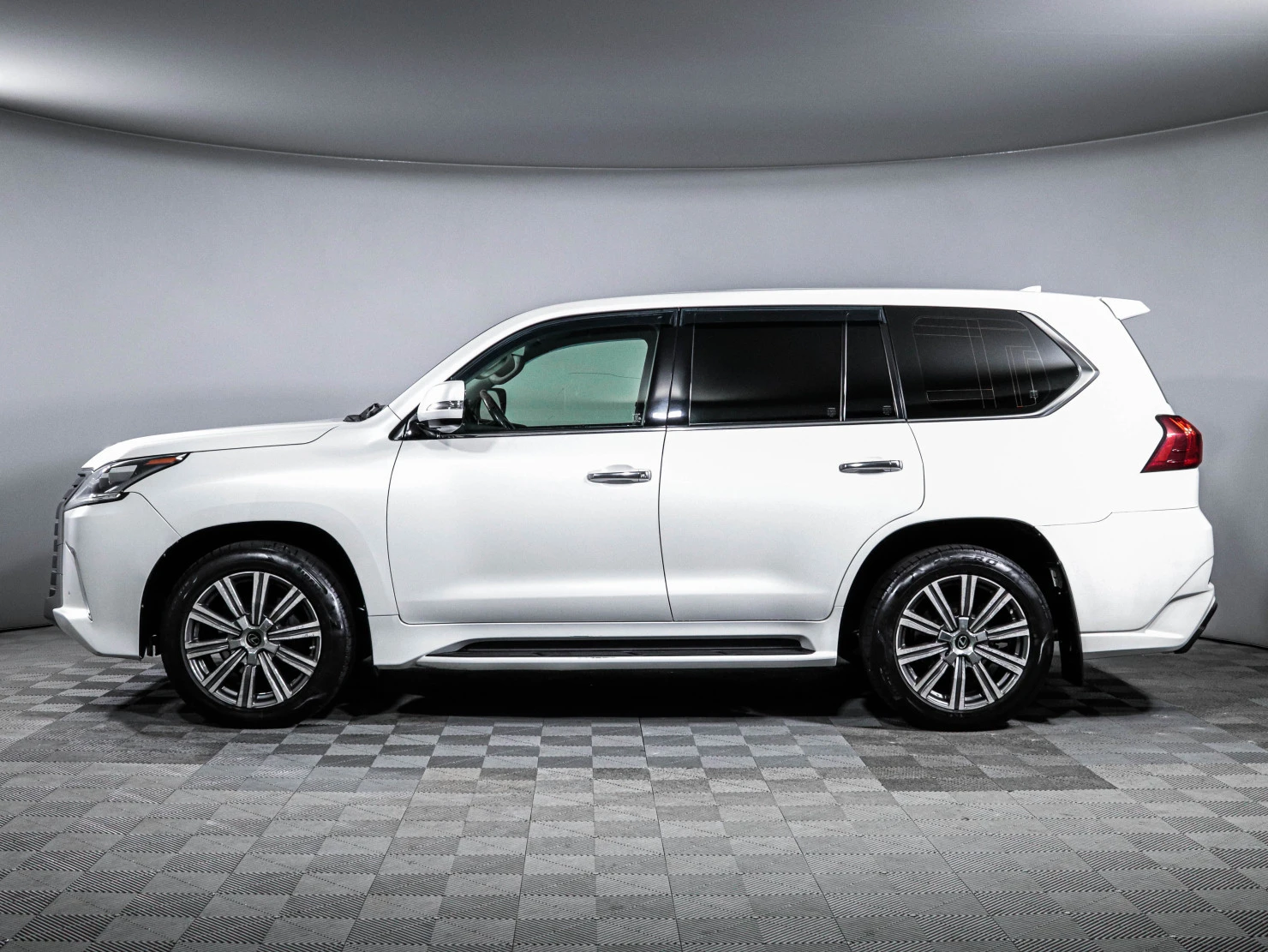 Lexus LX, 2017