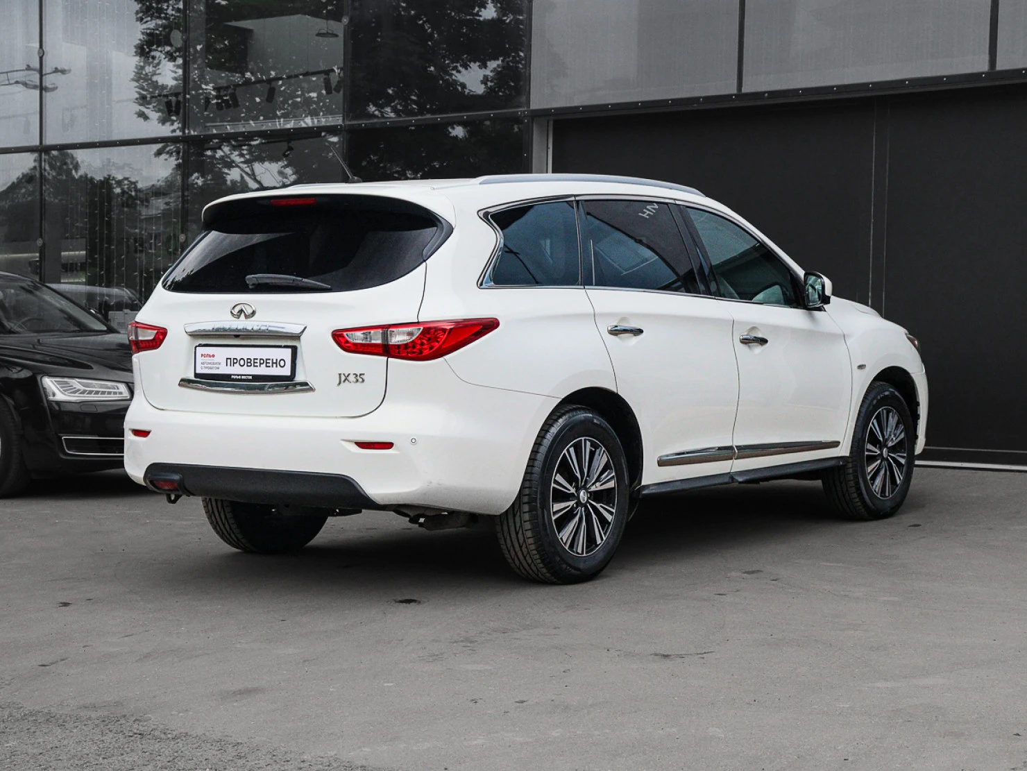 Infiniti JX, 2013