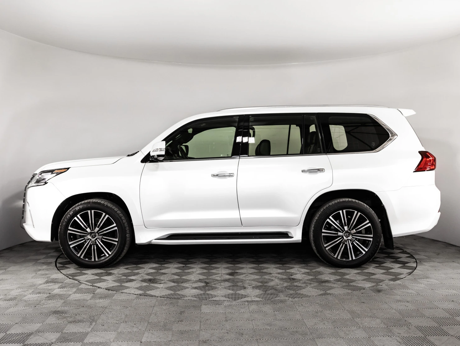 Lexus LX, 2019