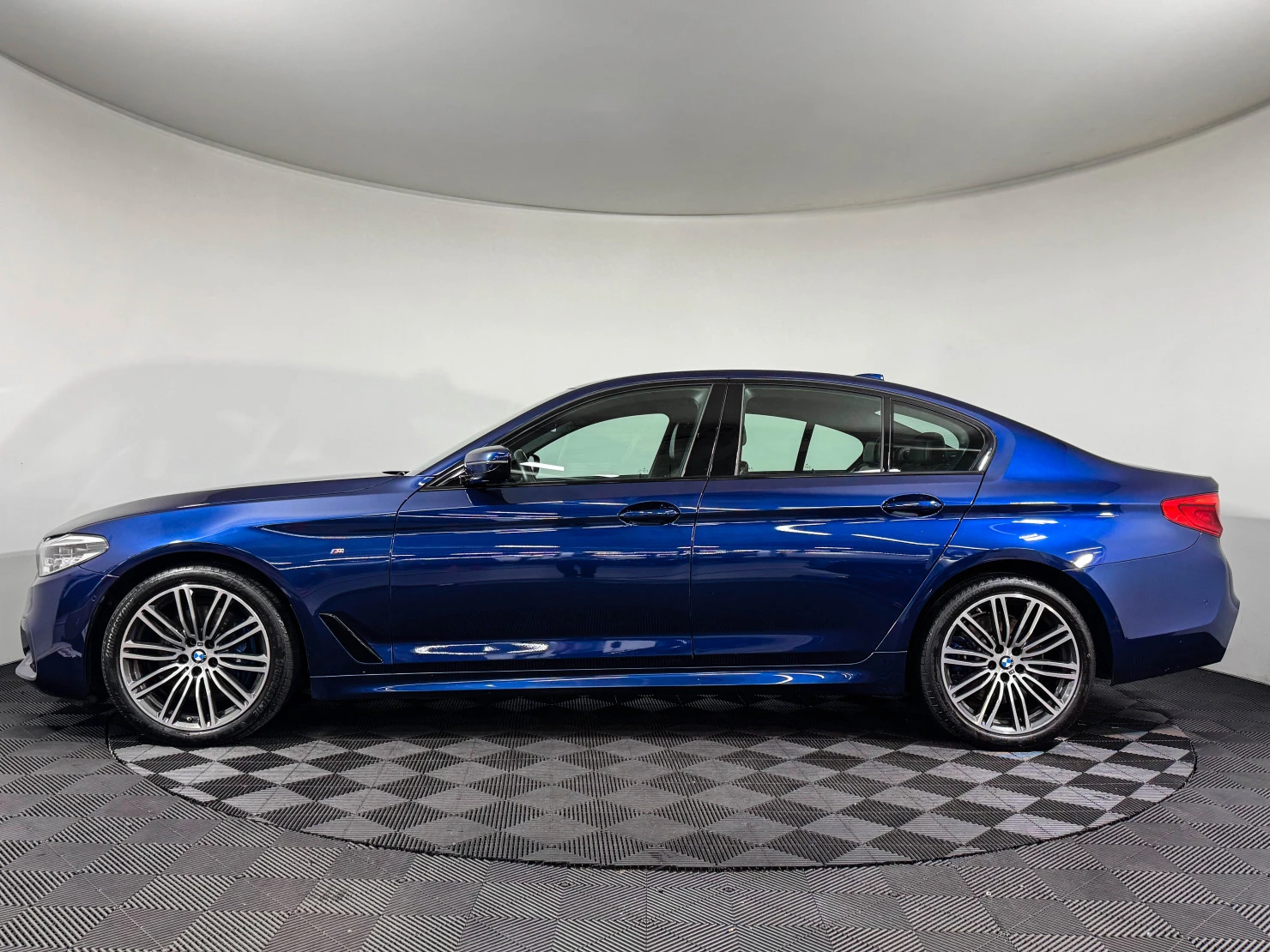 BMW 5 серии, 2020