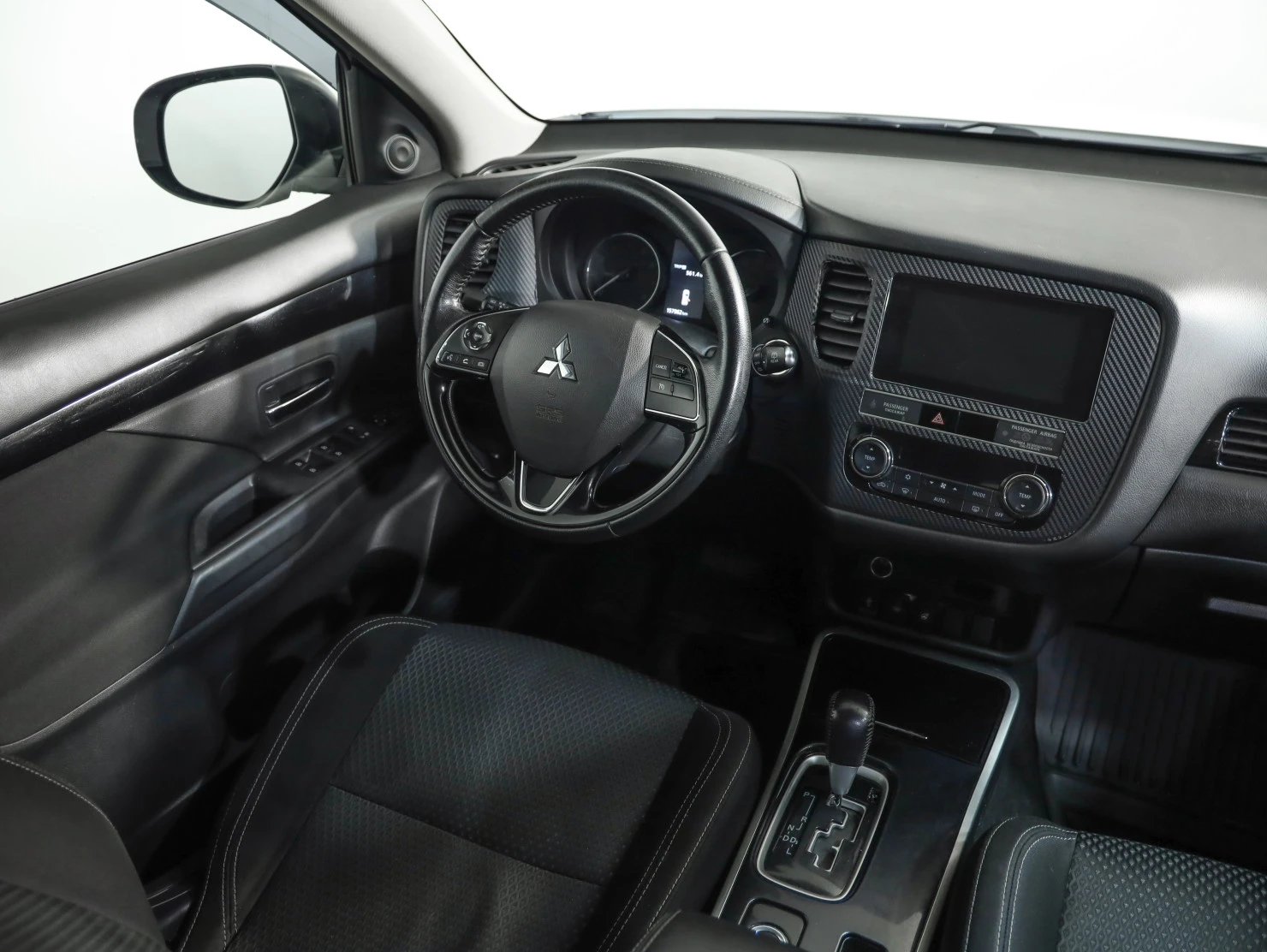 Mitsubishi OUTLANDER, 2019