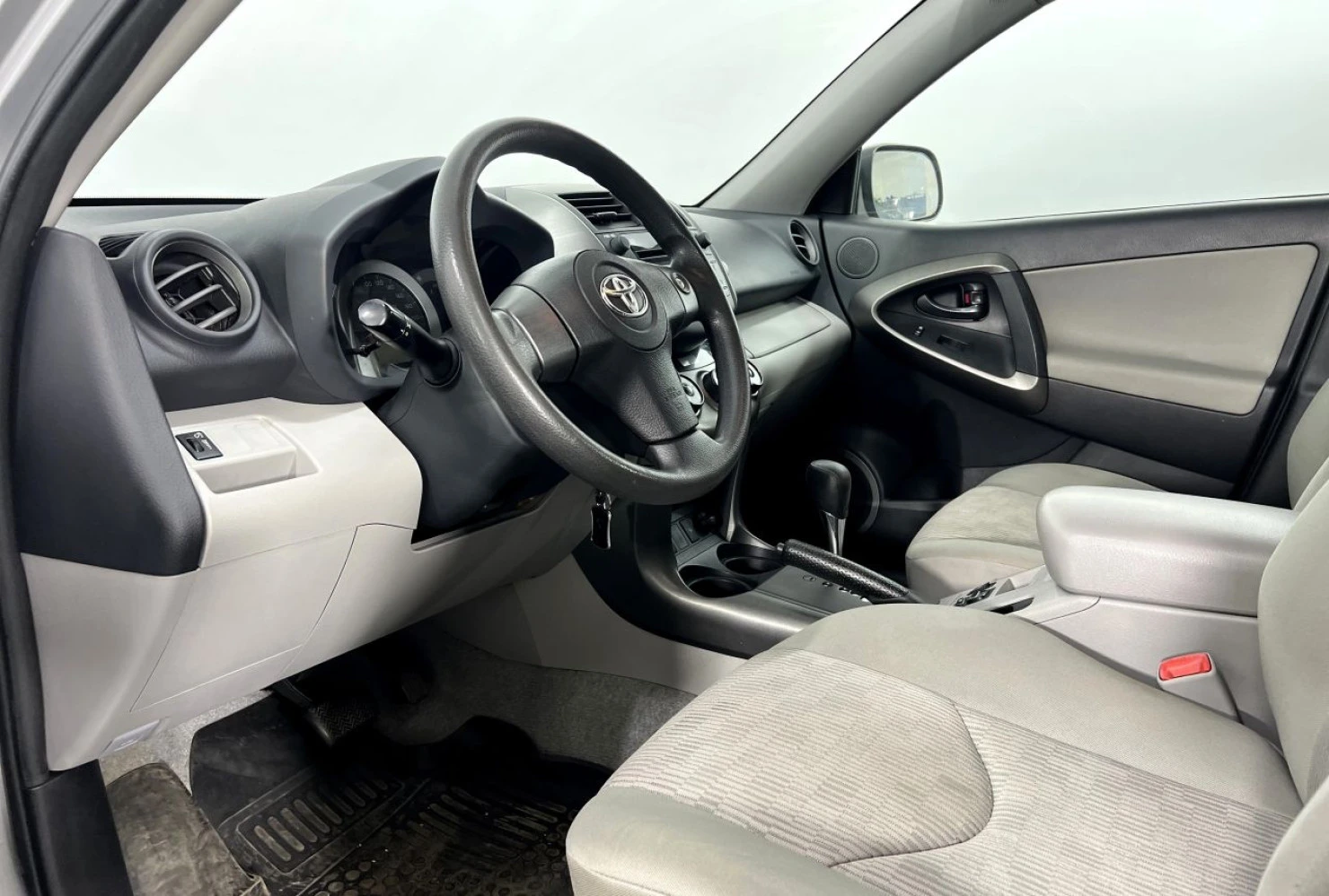 Toyota RAV4, 2011
