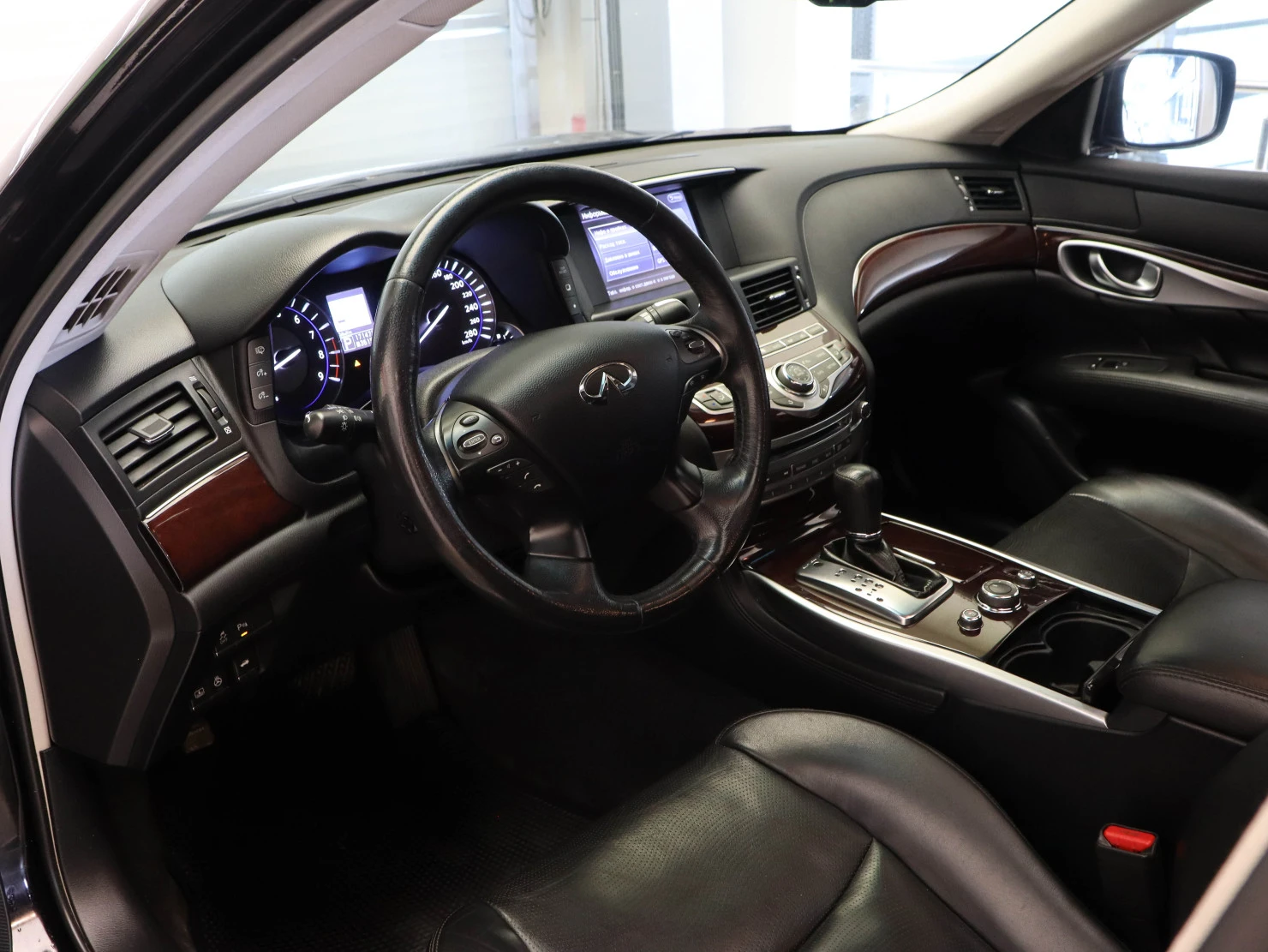 Infiniti Q70, 2014
