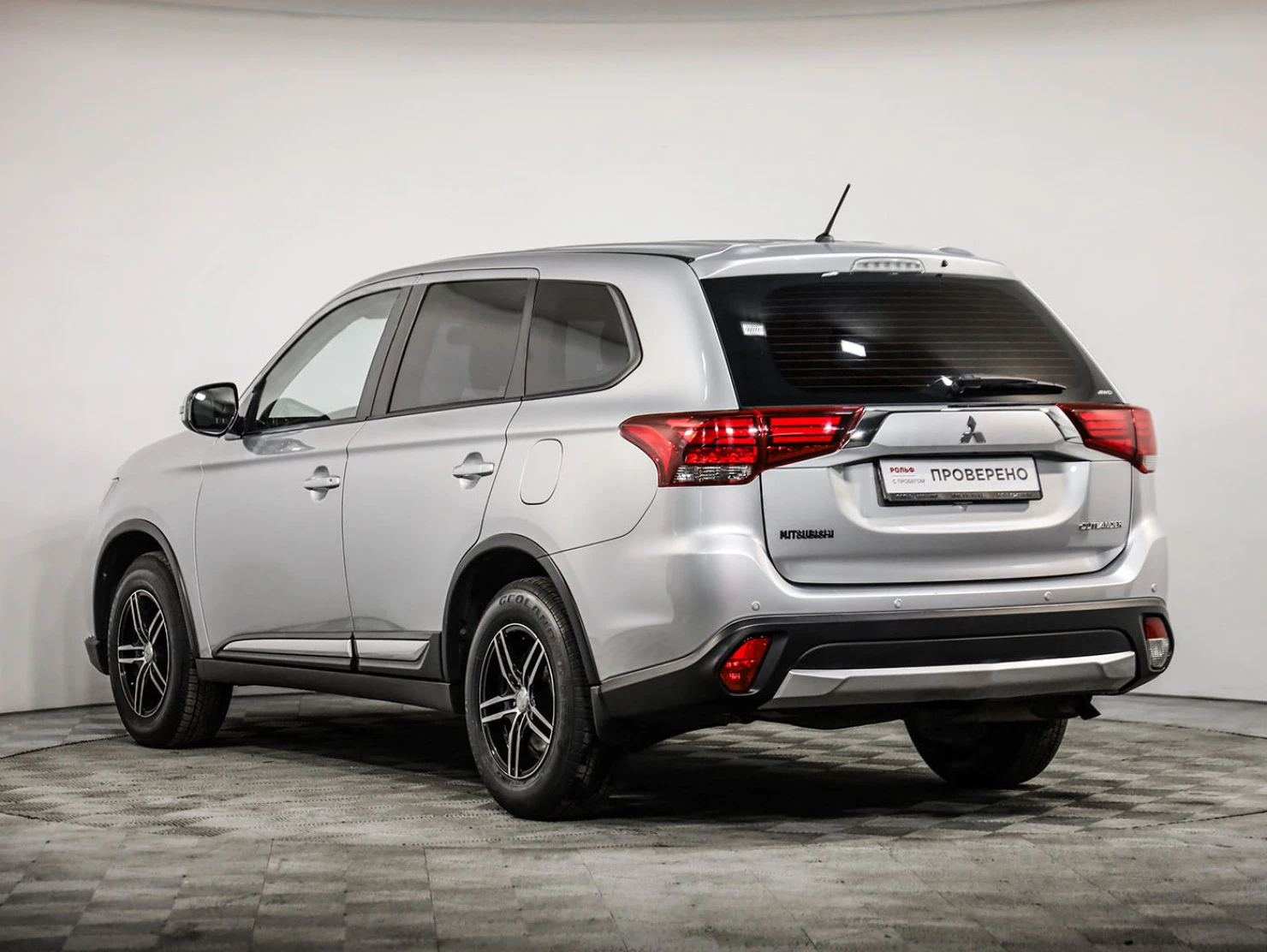 Mitsubishi OUTLANDER, 2016