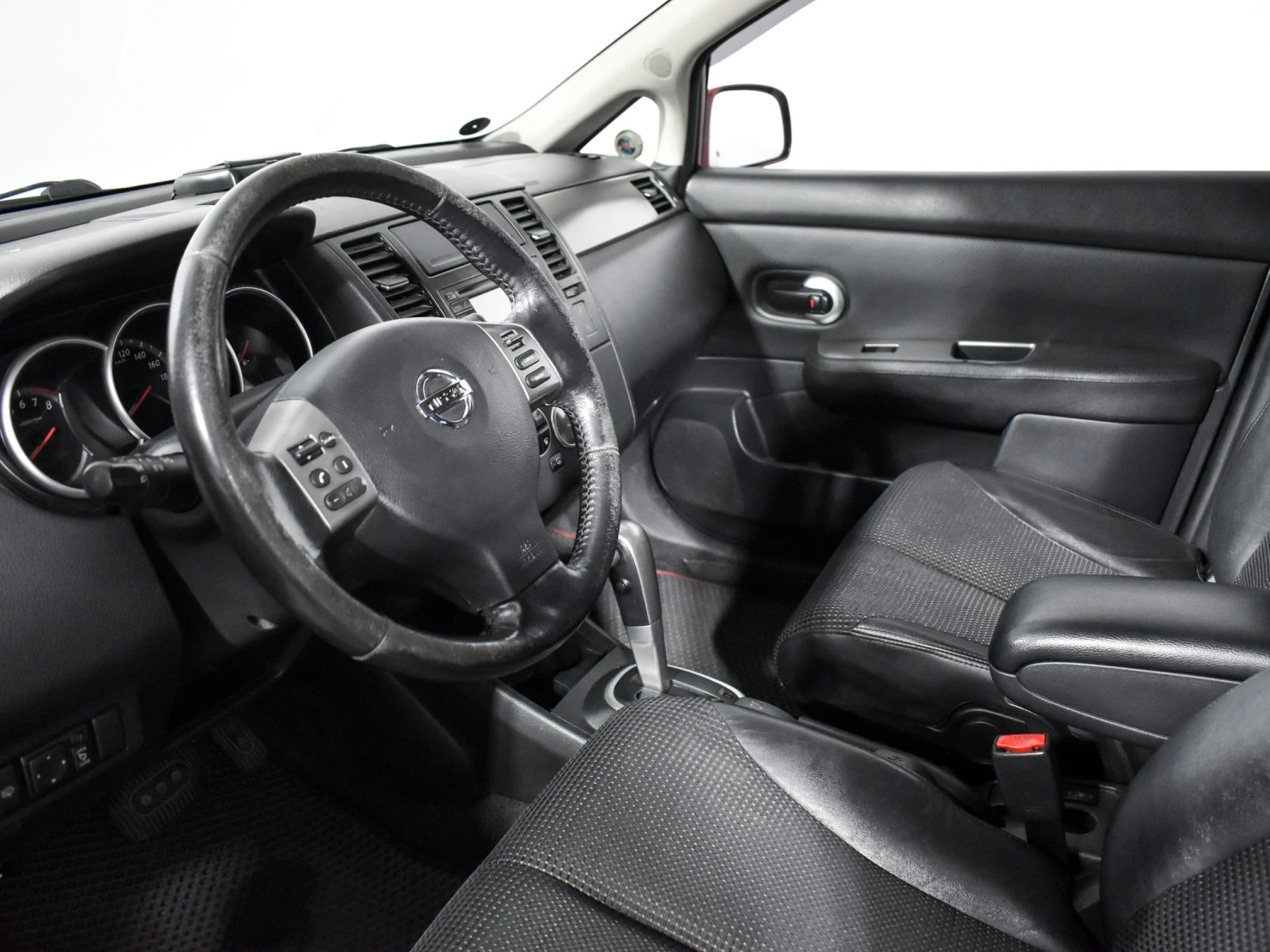Nissan Tiida, 2011