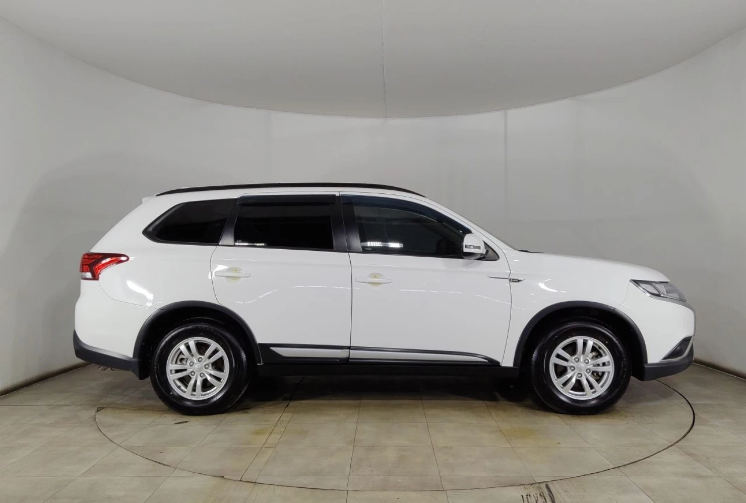 Mitsubishi OUTLANDER, 2019