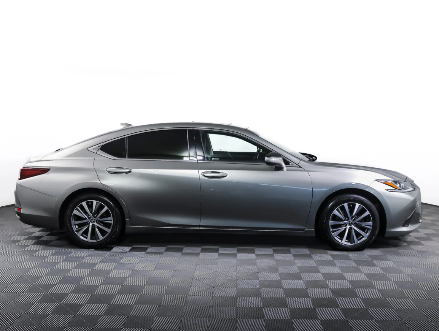 Lexus ES, 2020