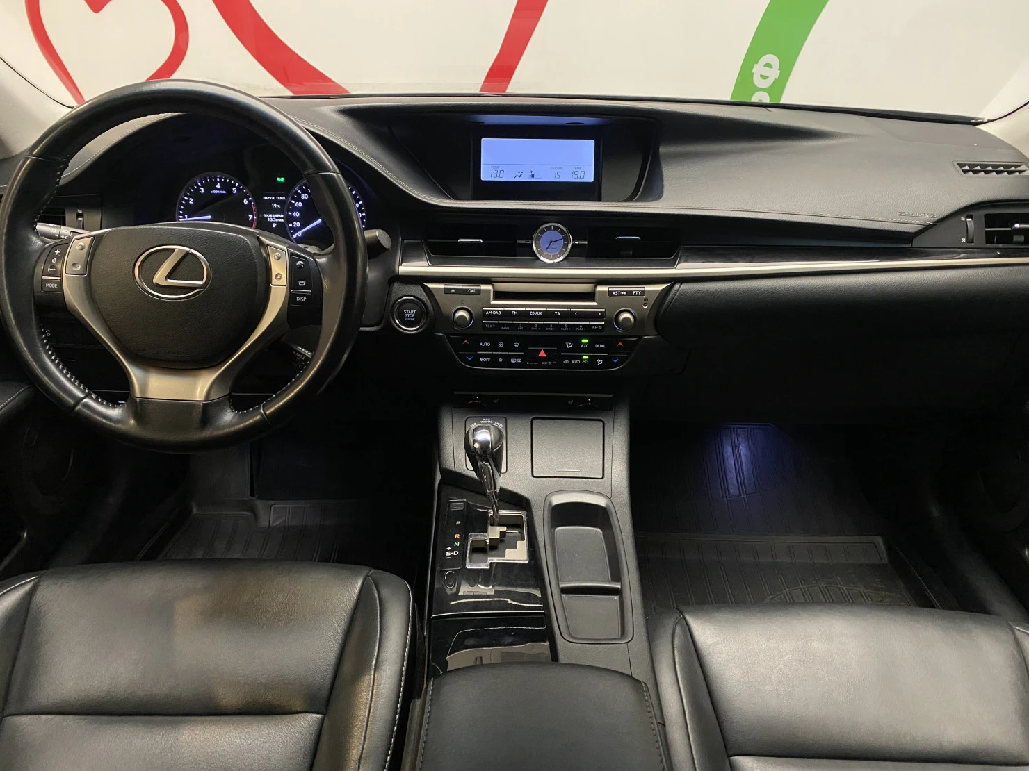 Lexus ES, 2012