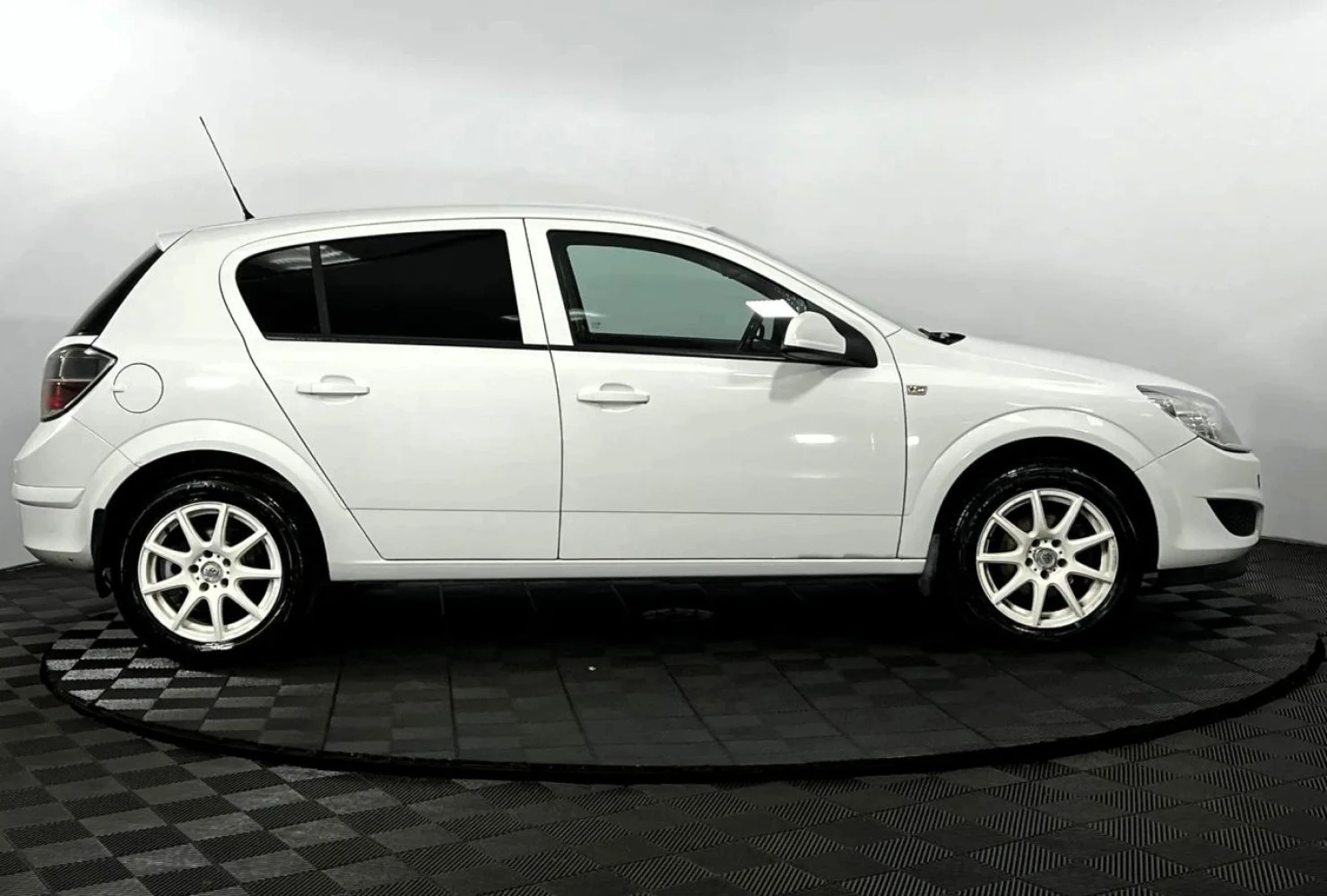 Opel Astra, 2012