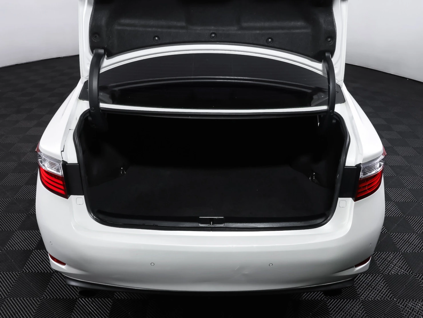 Lexus ES, 2014