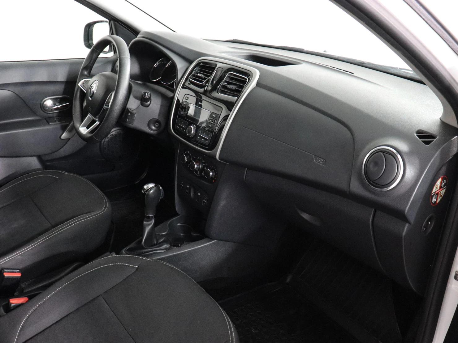 Renault Logan, 2019