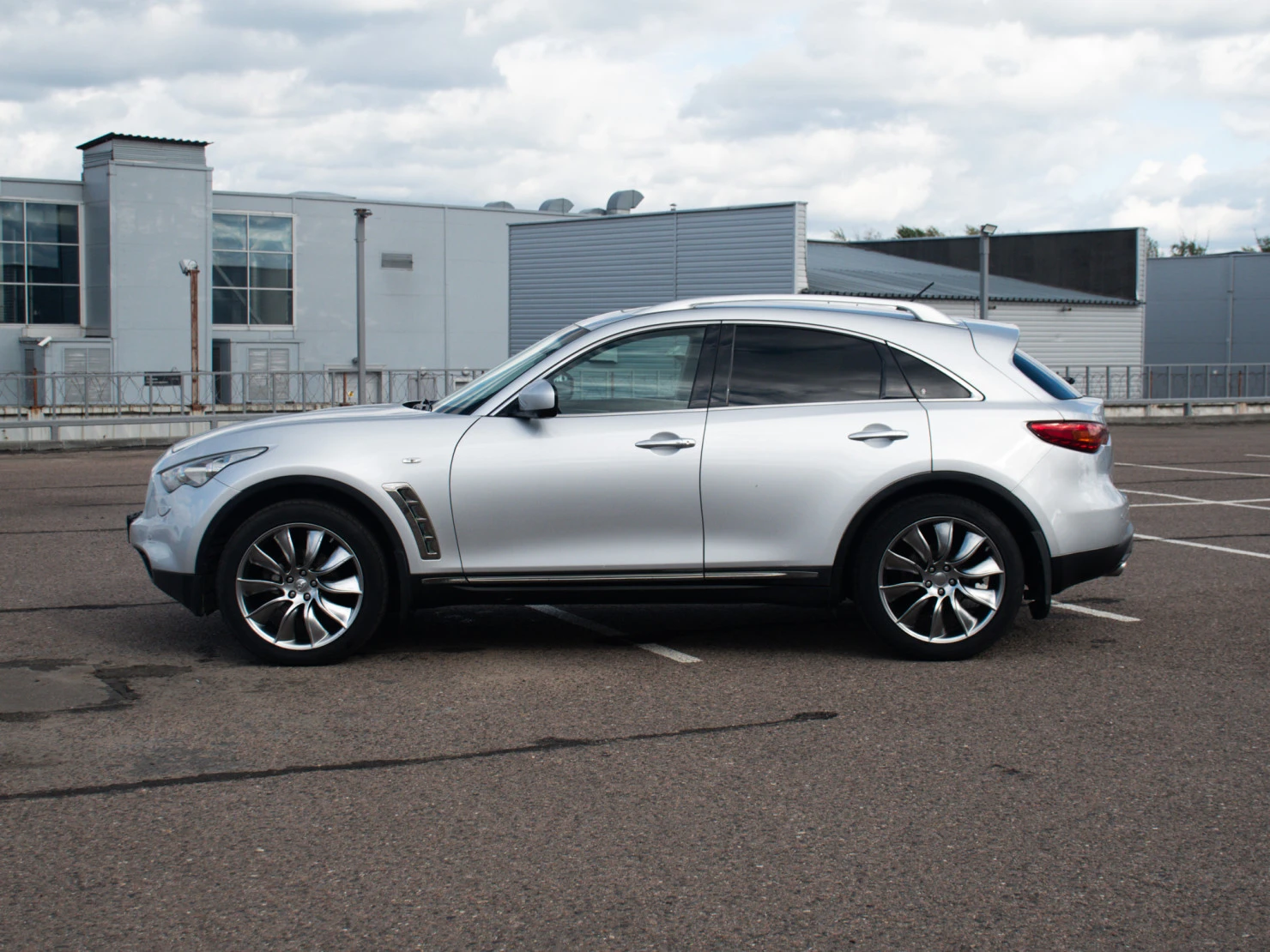 Infiniti FX, 2009