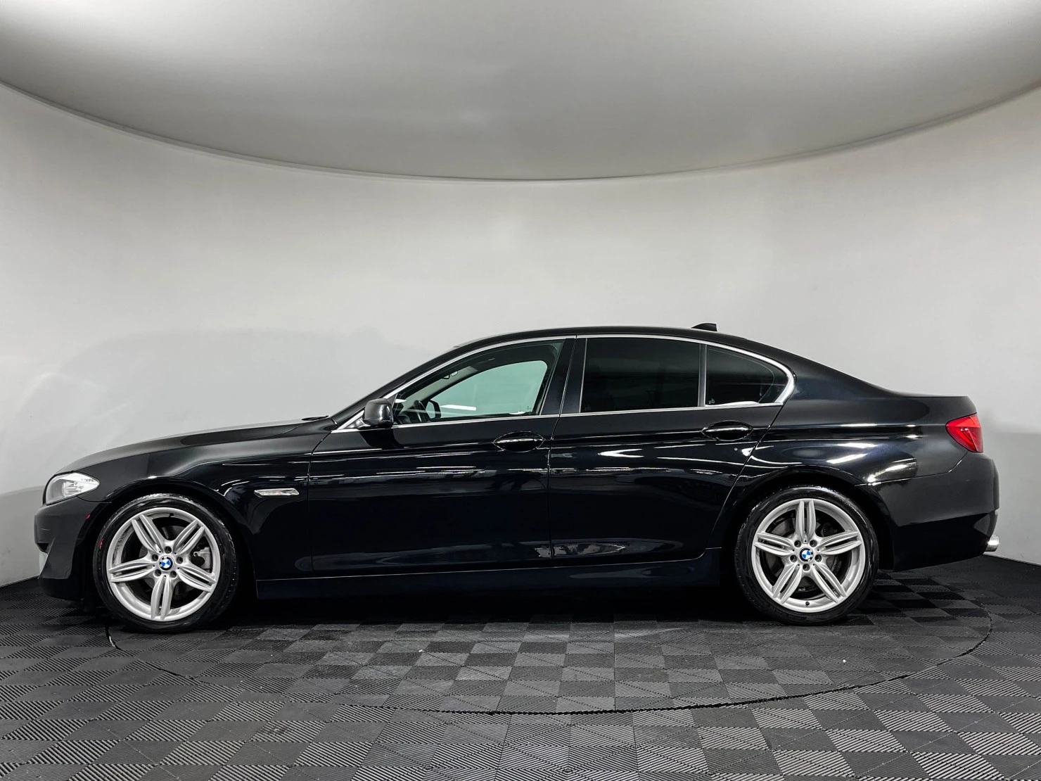 BMW 5 серии, 2013