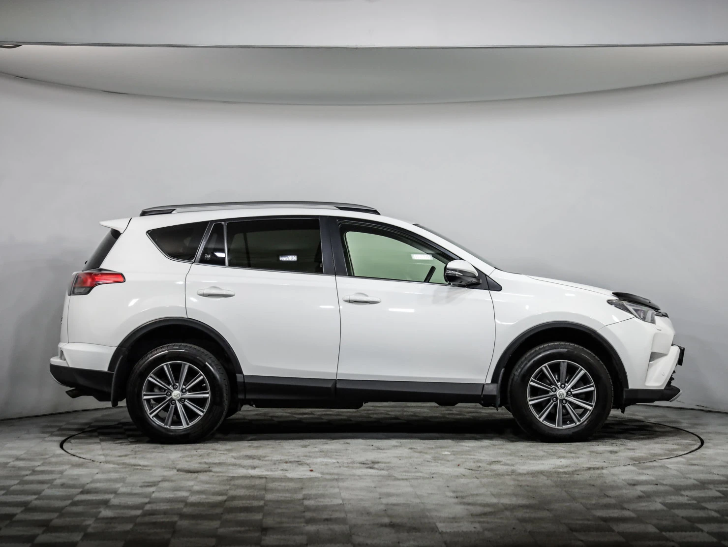 Toyota RAV4, 2015
