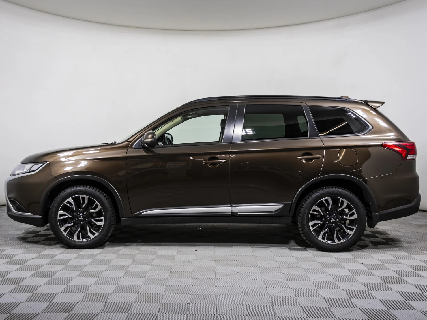 Mitsubishi OUTLANDER, 2021