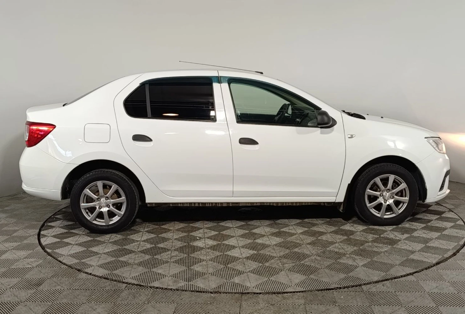 Renault Logan, 2019