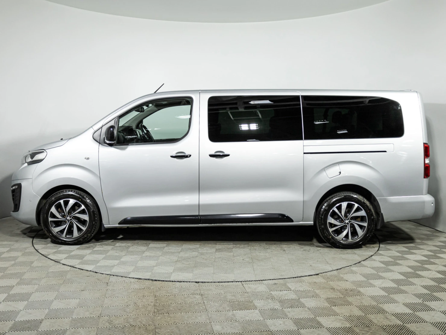 Peugeot Traveller, 2019