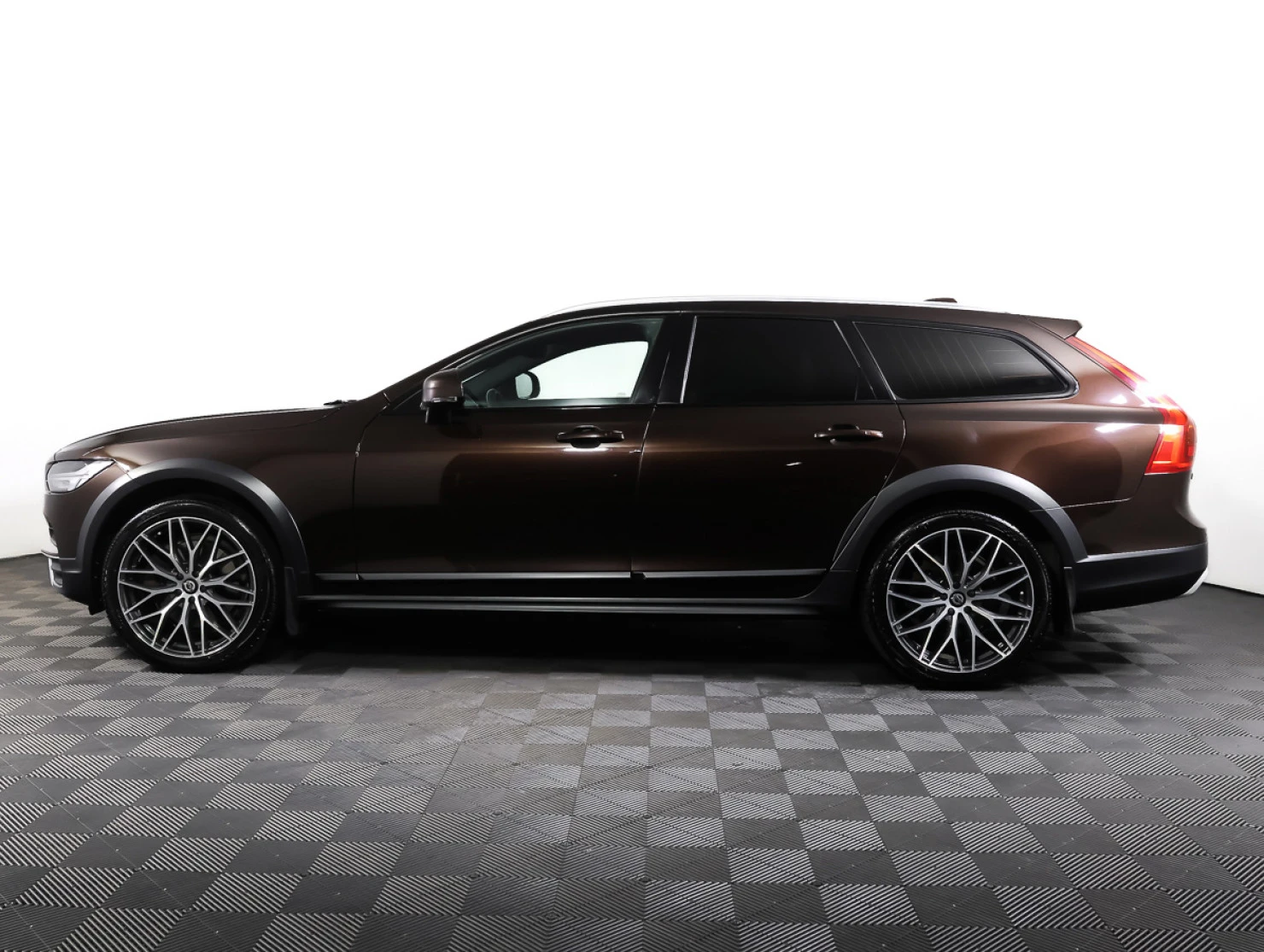 Volvo V90 Cross Country, 2019