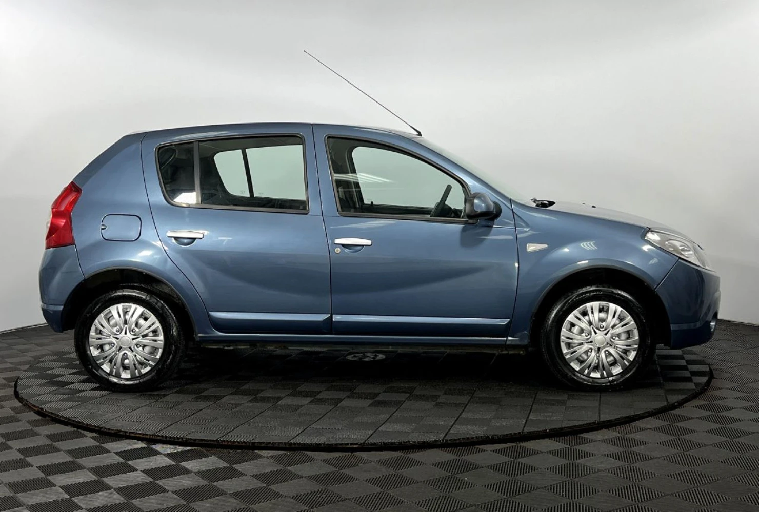Renault Sandero, 2013