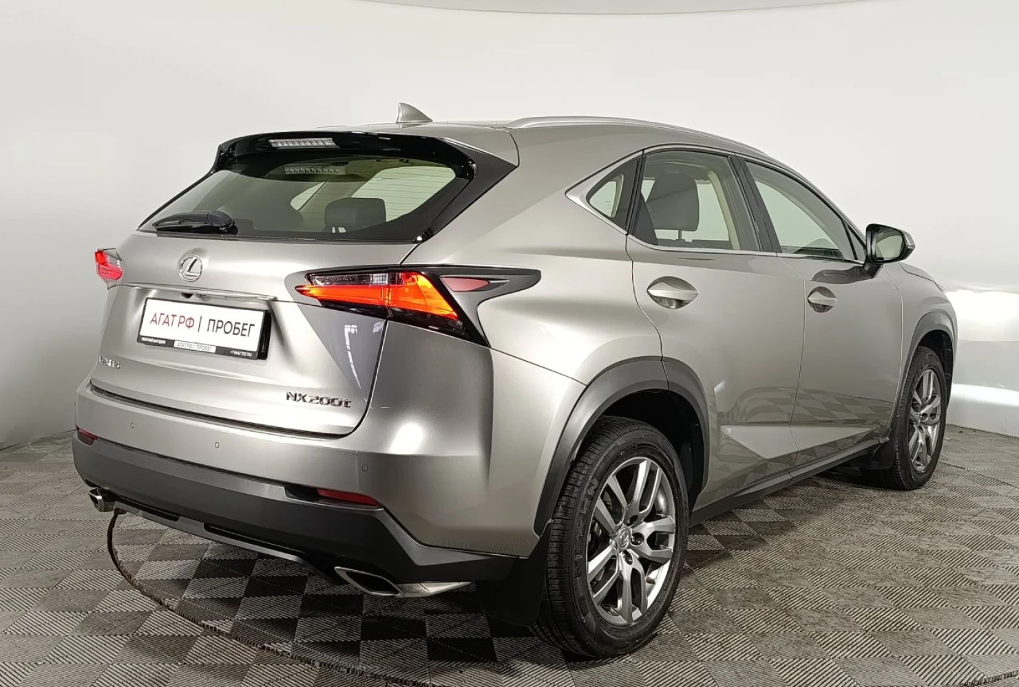 Lexus NX, 2015