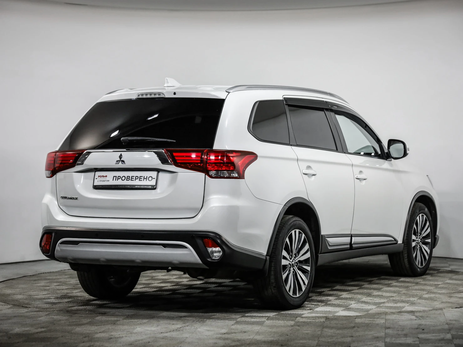 Mitsubishi OUTLANDER, 2020