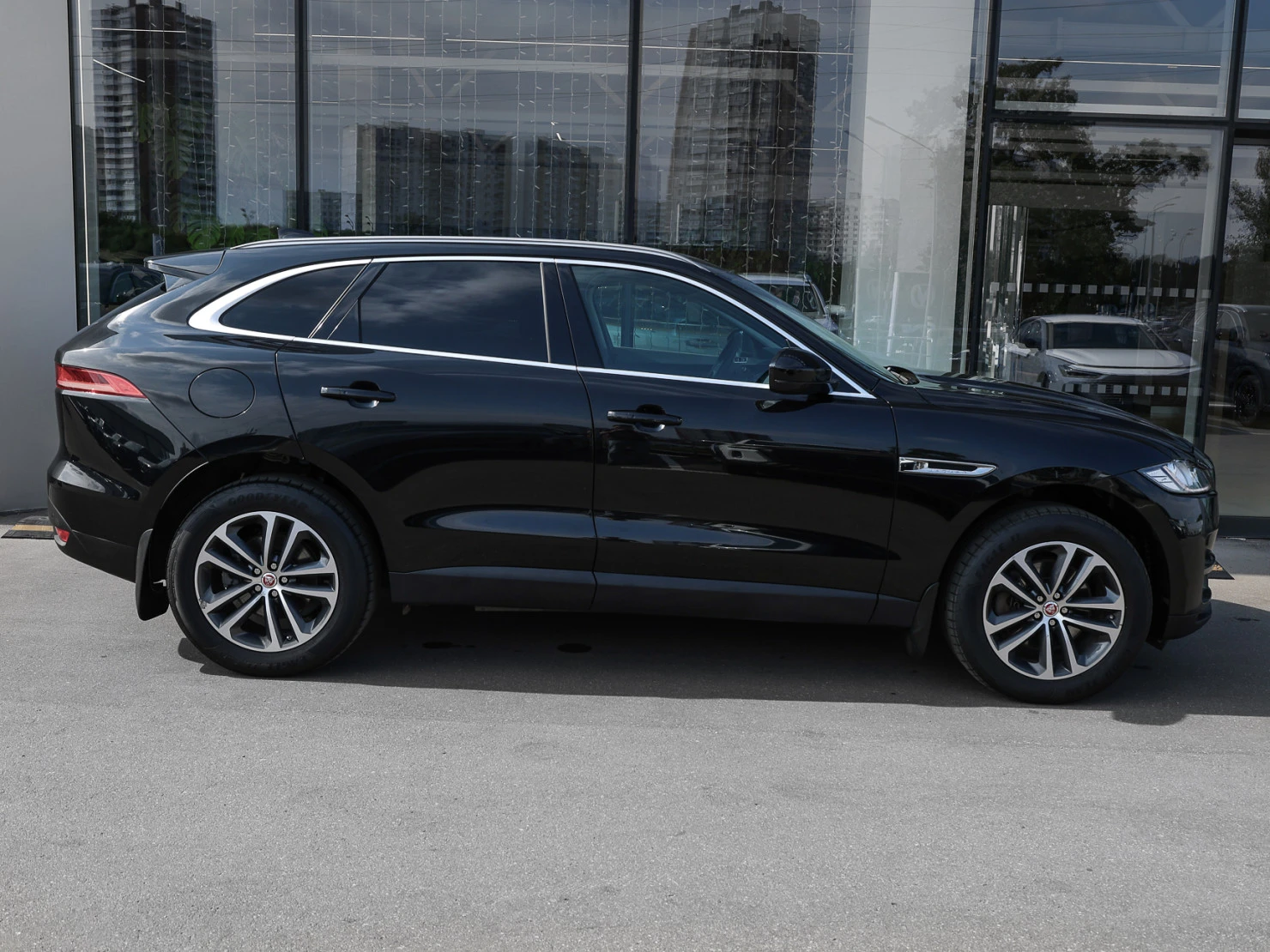 Jaguar F-PACE, 2016