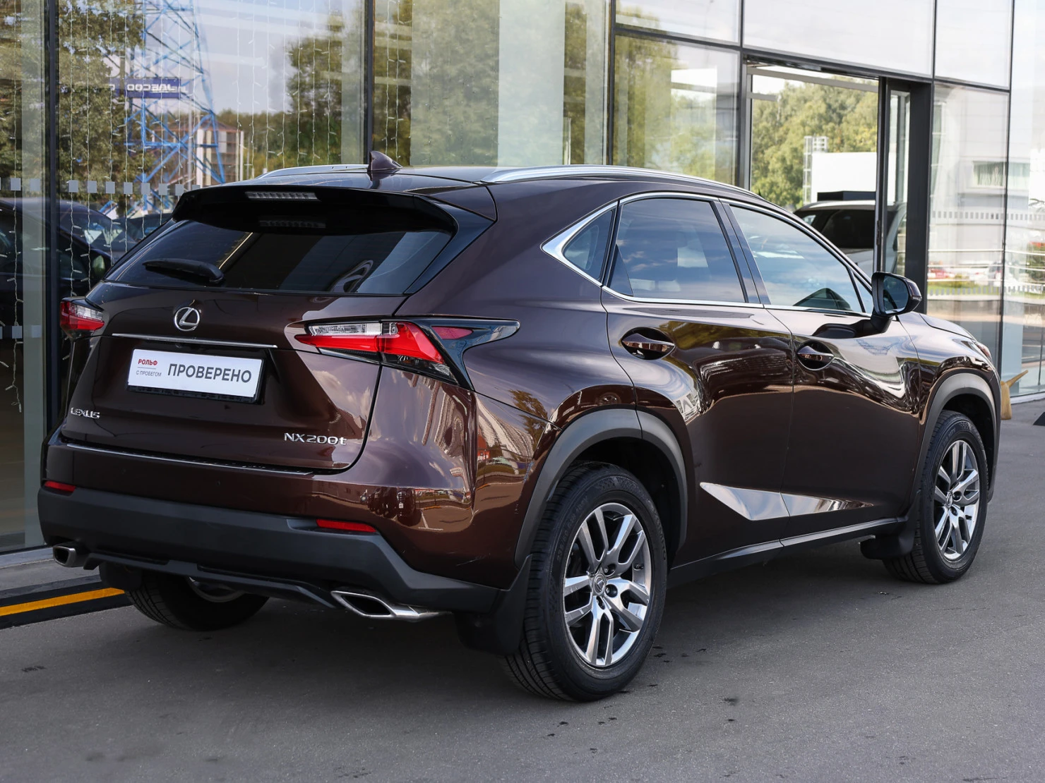 Lexus NX, 2016