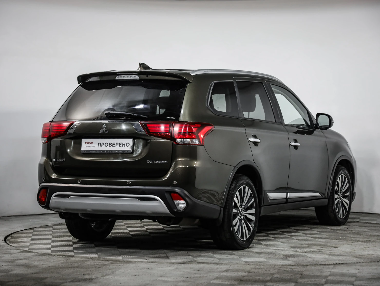 Mitsubishi OUTLANDER, 2020