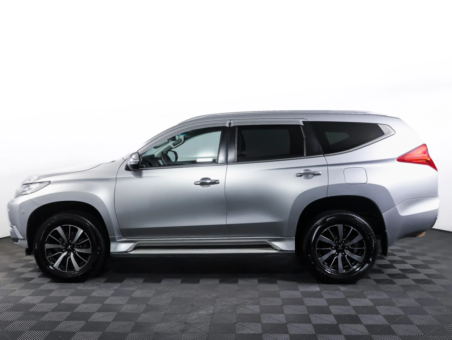 Mitsubishi PAJERO SPORT, 2017