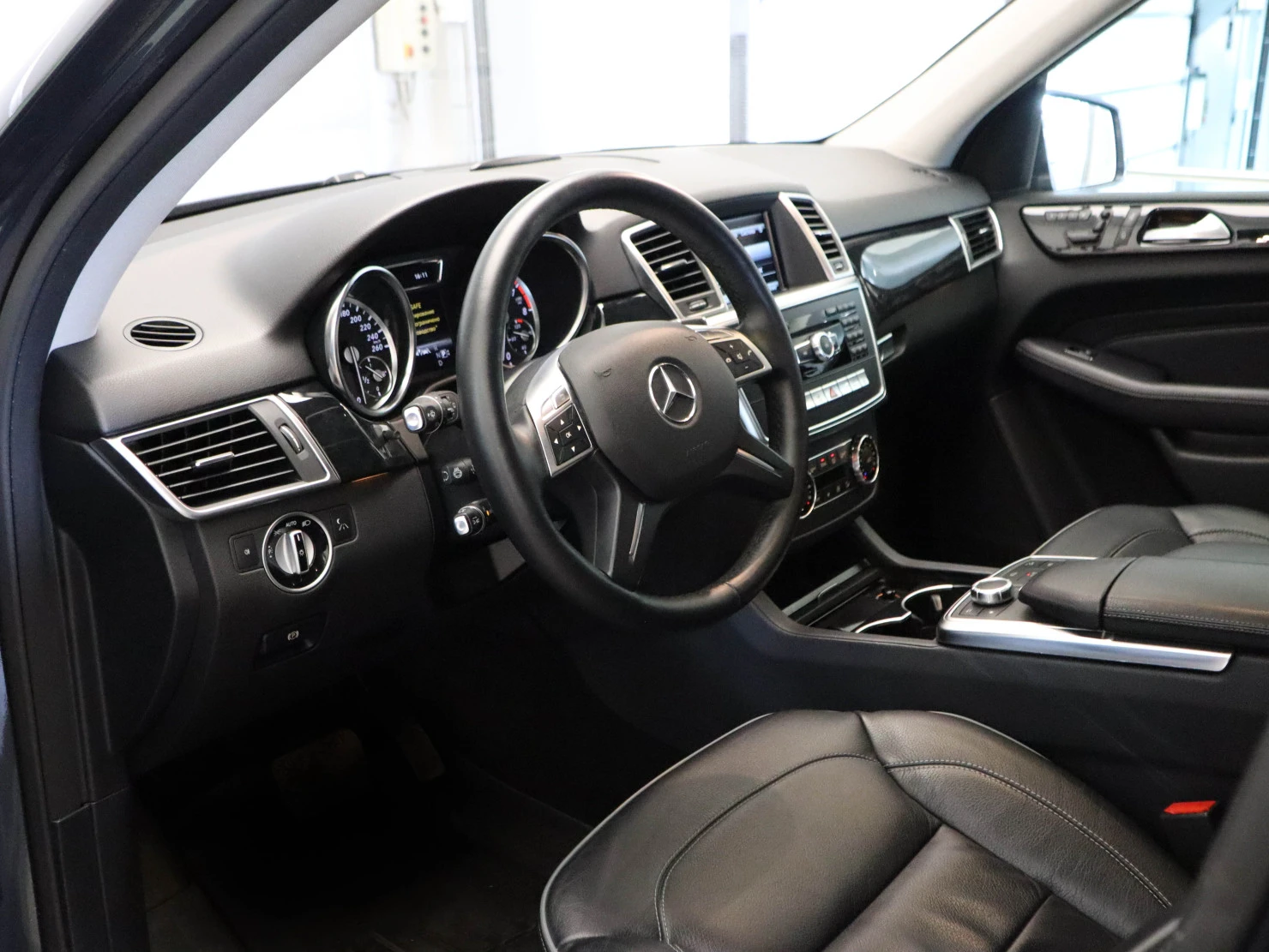 Mercedes-Benz M-Класс, 2012